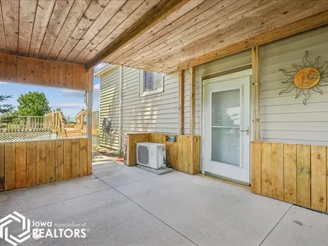 15185 Iowa City Road Burlington IA 52601