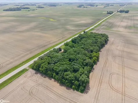 21194 Eagle Avenue Clear Lake IA 50428