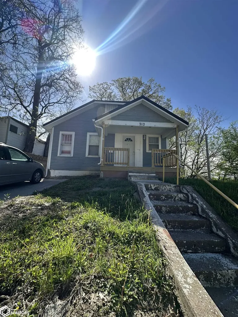 212 N Clay Street Ottumwa IA 52501