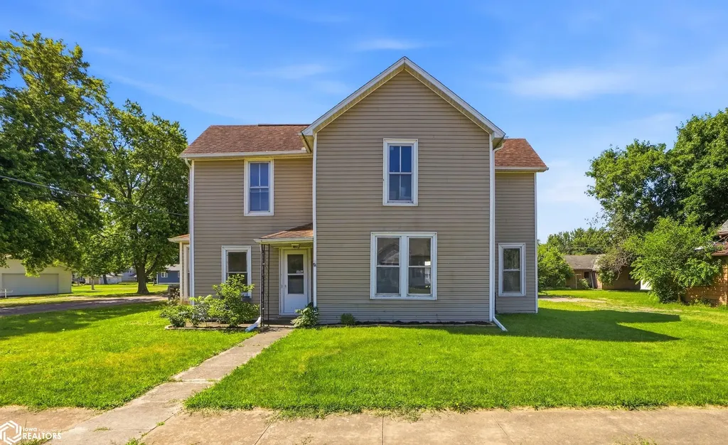 210 E Center Street Winfield IA 52659