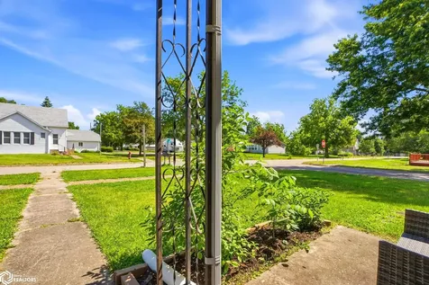 210 E Center Street Winfield IA 52659