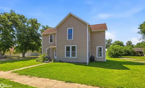210 E Center Street Winfield IA 52659