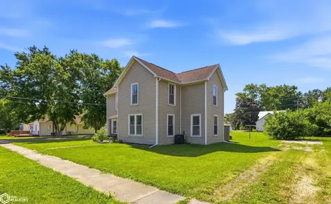 210 E Center Street Winfield IA 52659
