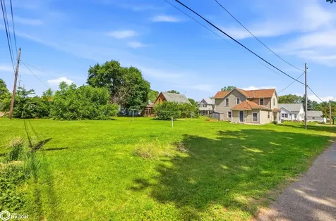 210 E Center Street Winfield IA 52659