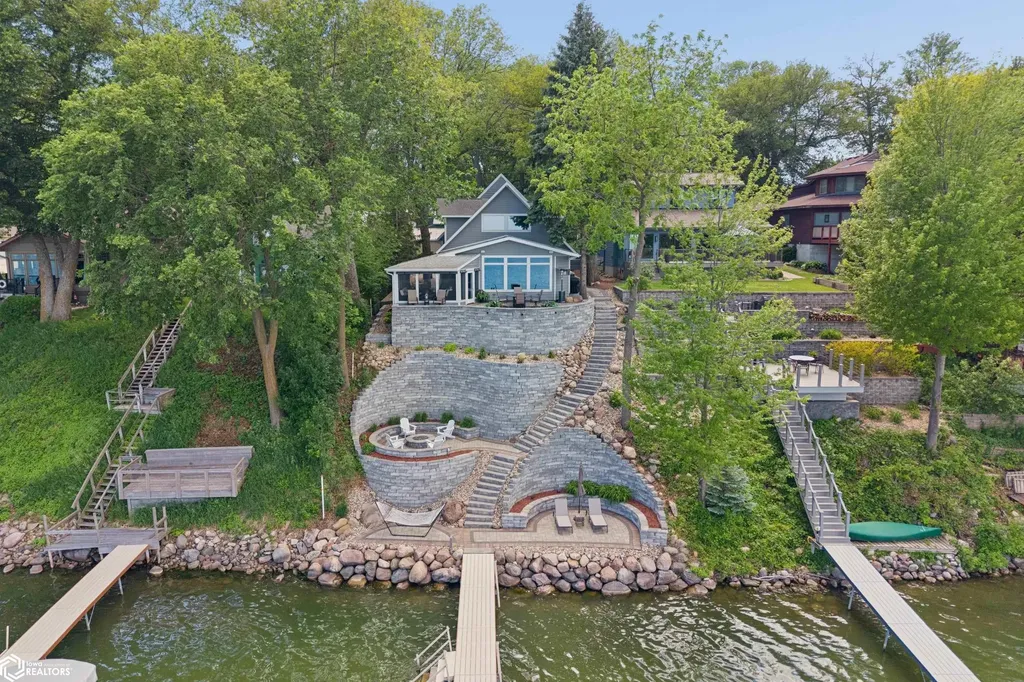 5364 Lakeview Drive Clear Lake IA 50428