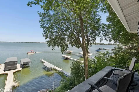5364 Lakeview Drive Clear Lake IA 50428
