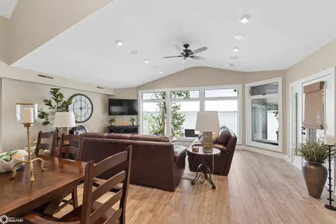 5364 Lakeview Drive Clear Lake IA 50428