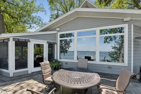 5364 Lakeview Drive Clear Lake IA 50428