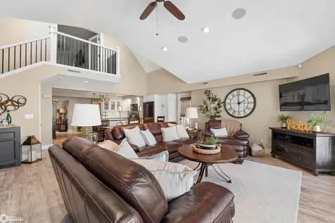 5364 Lakeview Drive Clear Lake IA 50428
