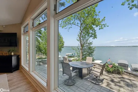 5364 Lakeview Drive Clear Lake IA 50428