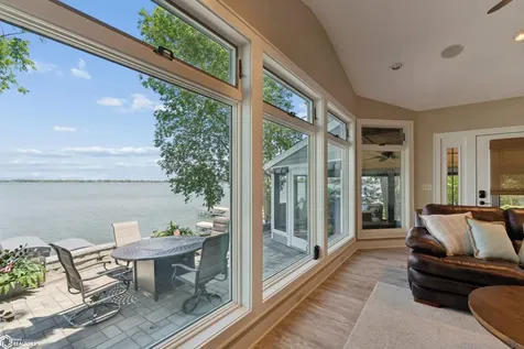 5364 Lakeview Drive Clear Lake IA 50428