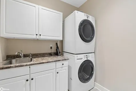 5364 Lakeview Drive Clear Lake IA 50428
