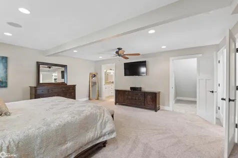 5364 Lakeview Drive Clear Lake IA 50428