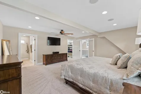 5364 Lakeview Drive Clear Lake IA 50428