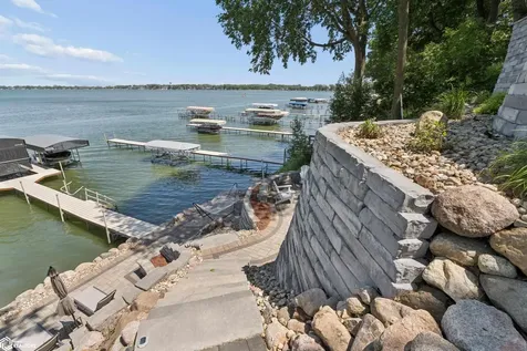 5364 Lakeview Drive Clear Lake IA 50428