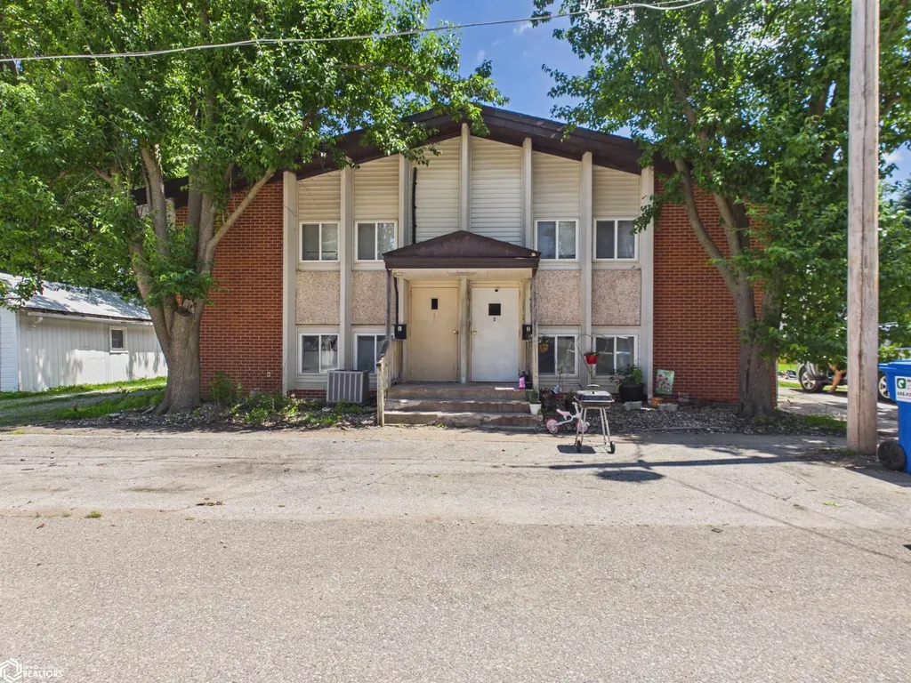 18 S 5th Street Albia IA 52531