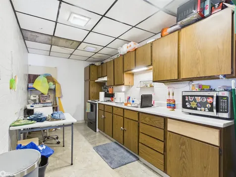 18 S 5th Street Albia IA 52531