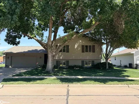 1204 Navajo Street Burlington IA 52601