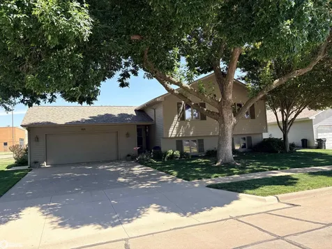 1204 Navajo Street Burlington IA 52601
