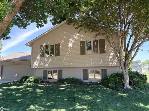 1204 Navajo Street Burlington IA 52601