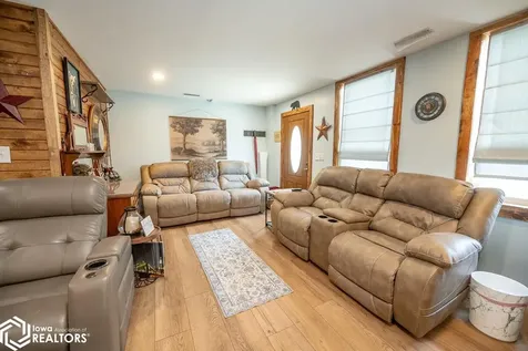 9058 28th Street Ottumwa IA 52501