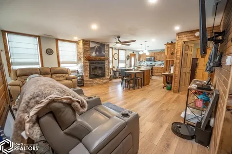 9058 28th Street Ottumwa IA 52501