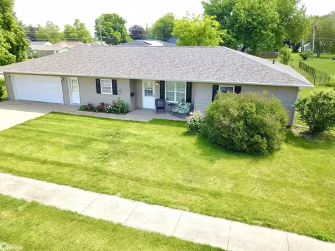 1524 Reed Street Grinnell IA 50112