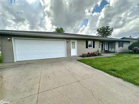 1524 Reed Street Grinnell IA 50112