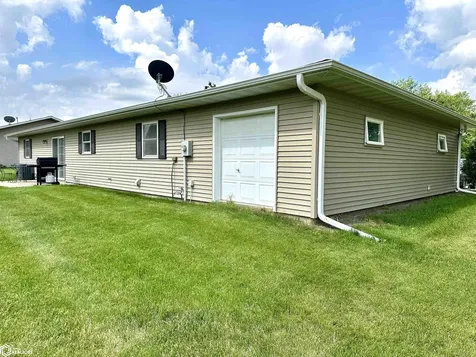 1524 Reed Street Grinnell IA 50112