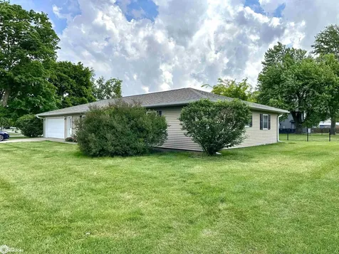 1524 Reed Street Grinnell IA 50112