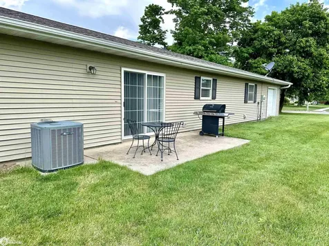 1524 Reed Street Grinnell IA 50112
