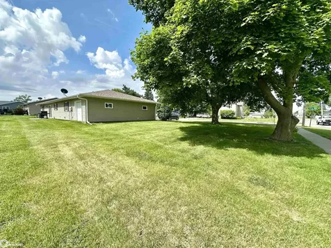 1524 Reed Street Grinnell IA 50112