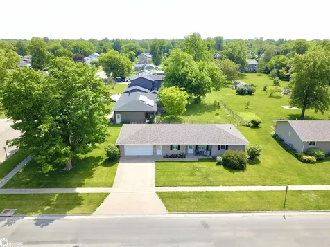 1524 Reed Street Grinnell IA 50112