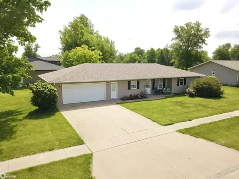 1524 Reed Street Grinnell IA 50112