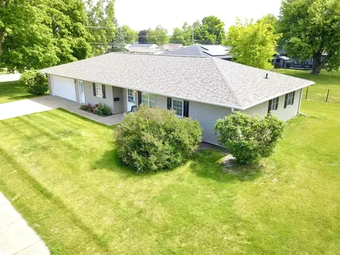 1524 Reed Street Grinnell IA 50112