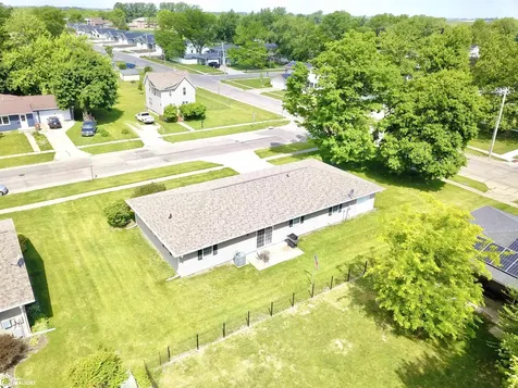 1524 Reed Street Grinnell IA 50112