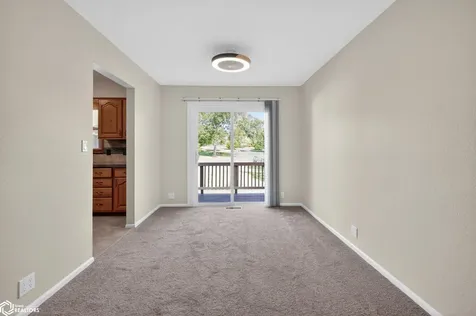 1828 Parker Avenue Marshalltown IA 50158