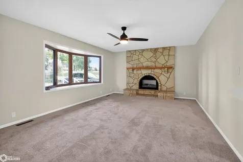 1828 Parker Avenue Marshalltown IA 50158