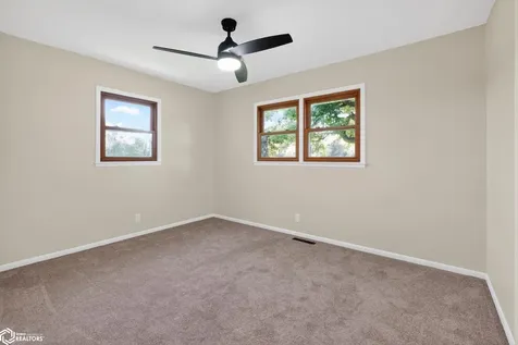 1828 Parker Avenue Marshalltown IA 50158