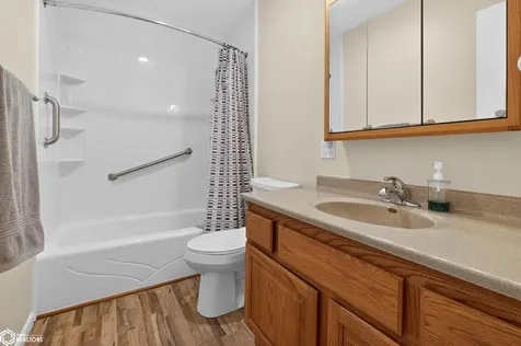 1828 Parker Avenue Marshalltown IA 50158