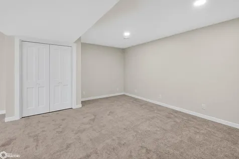 1828 Parker Avenue Marshalltown IA 50158