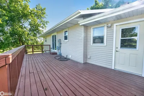 1828 Parker Avenue Marshalltown IA 50158
