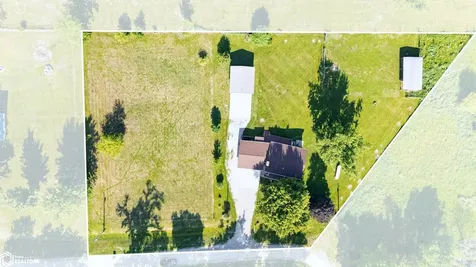 1828 Parker Avenue Marshalltown IA 50158
