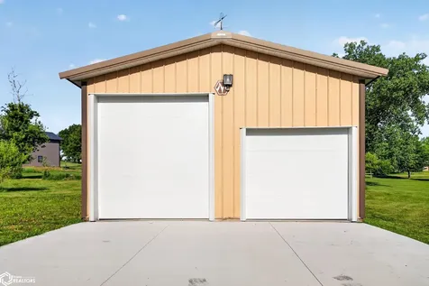 1828 Parker Avenue Marshalltown IA 50158