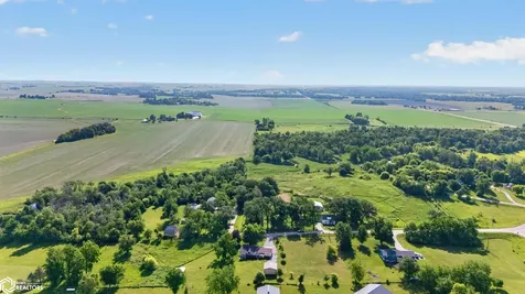 1828 Parker Avenue Marshalltown IA 50158