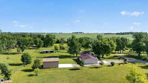 1828 Parker Avenue Marshalltown IA 50158
