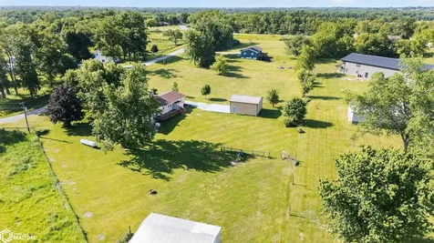 1828 Parker Avenue Marshalltown IA 50158