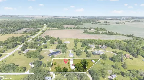 1828 Parker Avenue Marshalltown IA 50158