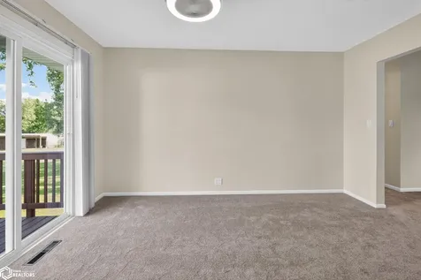 1828 Parker Avenue Marshalltown IA 50158