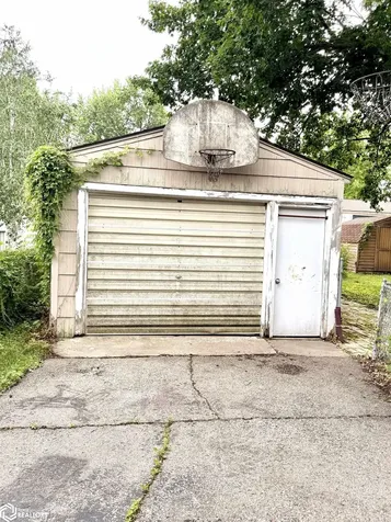921 8th Street SE Mason City IA 50401
